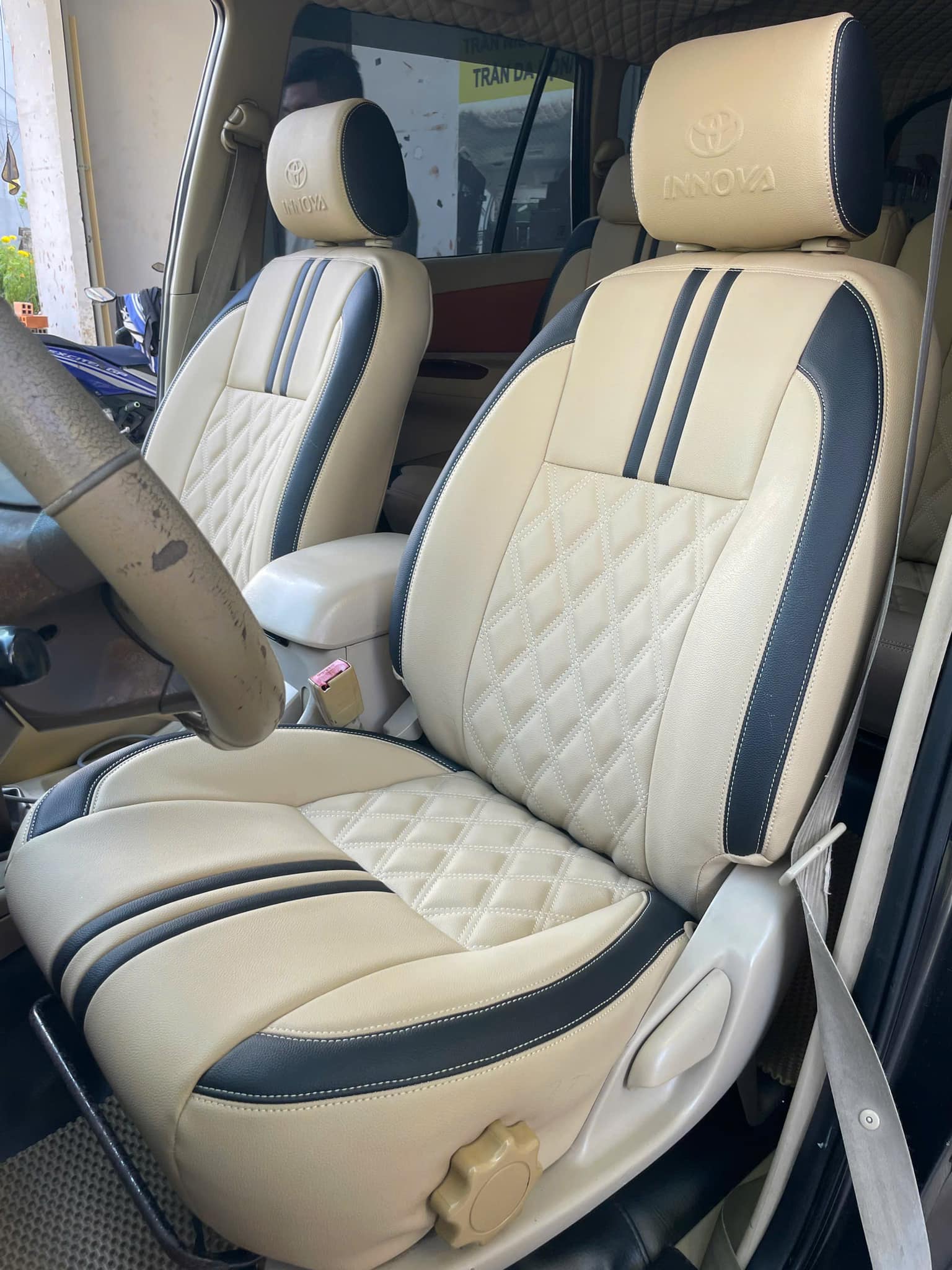 Toyota Innova bọc ghế da